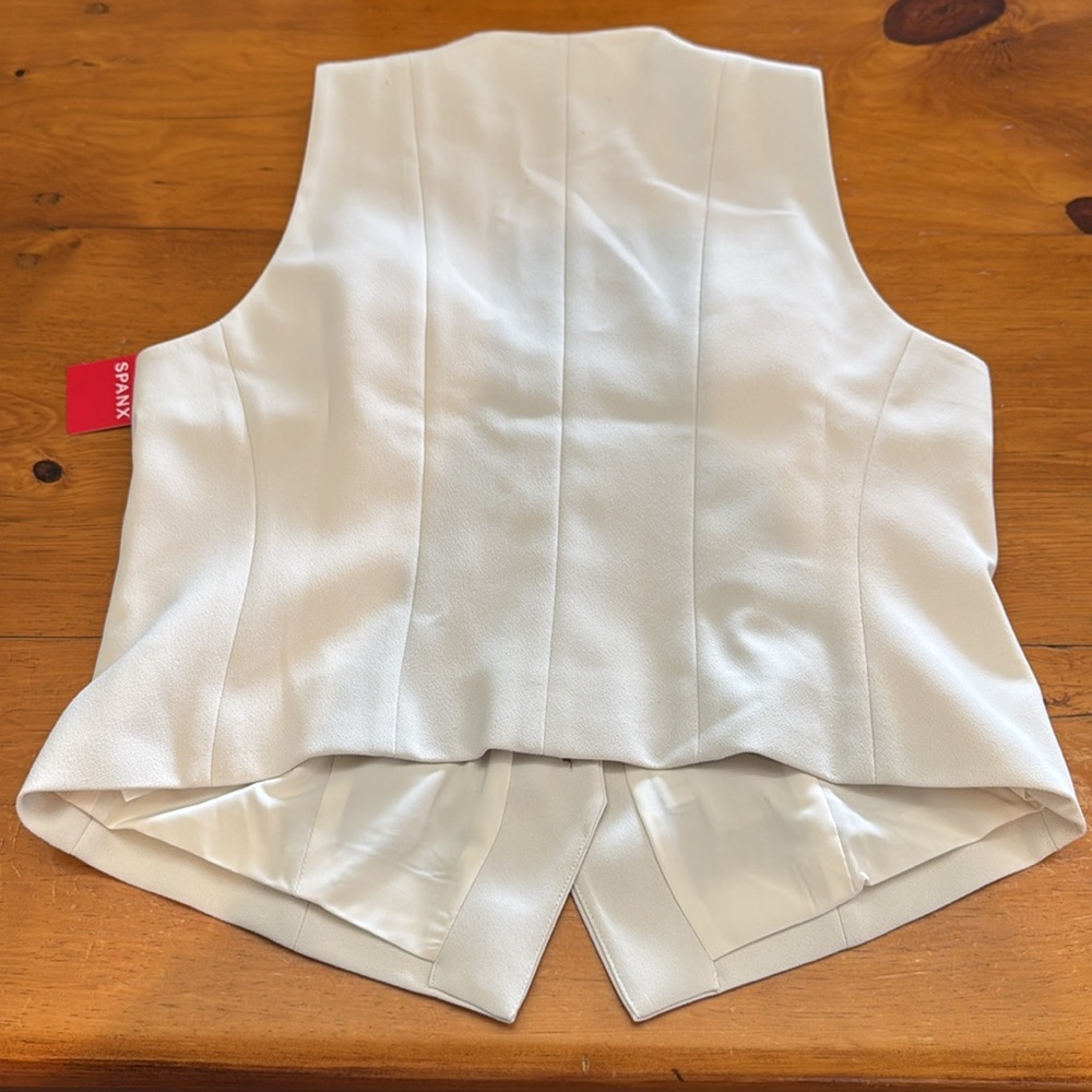 SPANX® Carefree Crepe Vest Top w/ No-Show Coverage. - Picture 7 of 14